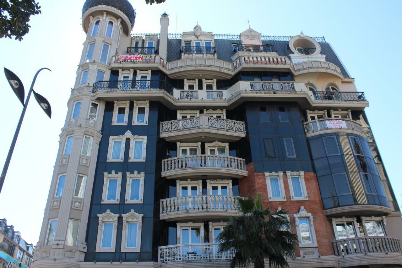Batumi Apartment In Front Of Sheraton Exterior photo